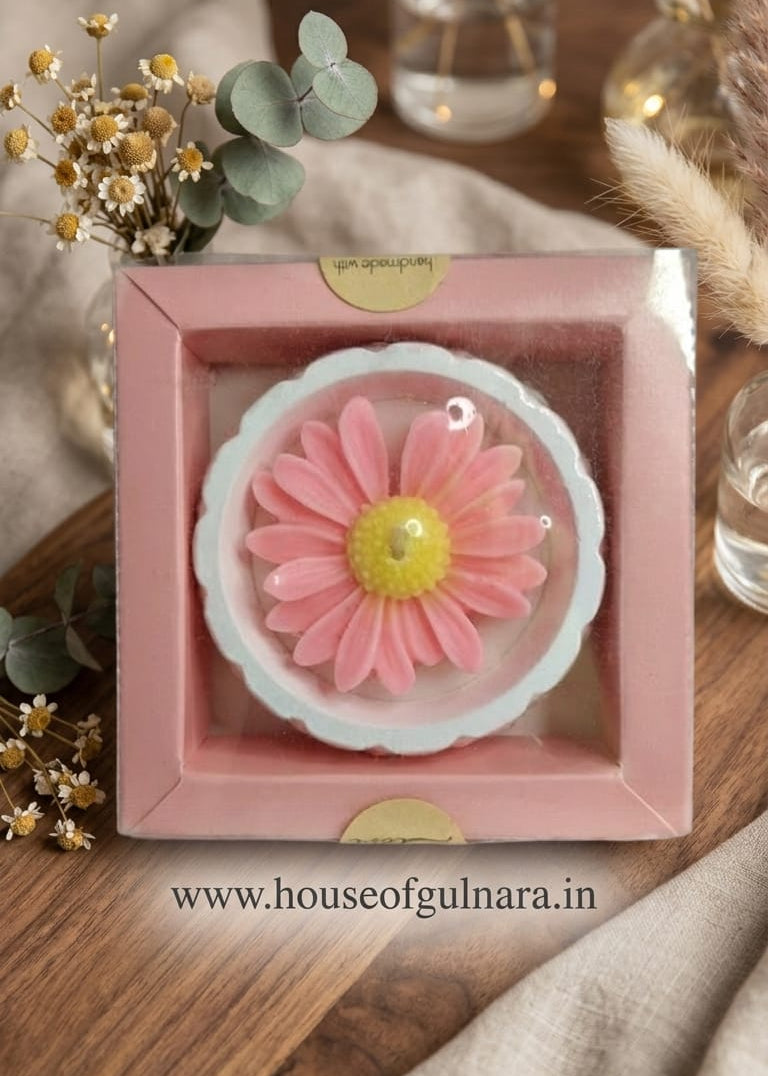 Daisy candle in ceramic bowl in kraft box